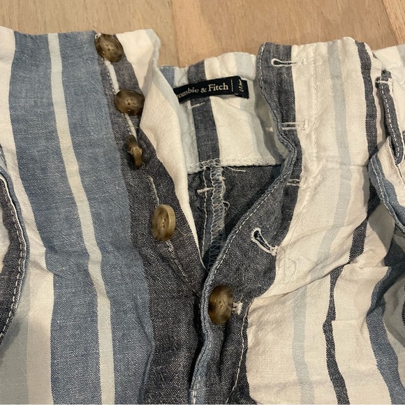 Abercrombie paper bag striped shorts - Picture 2 of 4